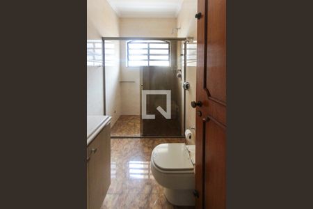 Casa à venda com 288m², 3 quartos e 3 vagas Casa à venda com 288m², 3 quartos e 3 vagasBanheiro