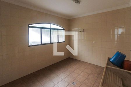 Casa à venda com 288m², 3 quartos e 3 vagas Casa à venda com 288m², 3 quartos e 3 vagasÁrea de Serviço