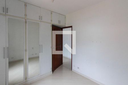 Casa à venda com 288m², 3 quartos e 3 vagas Casa à venda com 288m², 3 quartos e 3 vagasQuarto 02