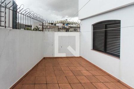 Casa à venda com 288m², 3 quartos e 3 vagas Casa à venda com 288m², 3 quartos e 3 vagasÁrea externa