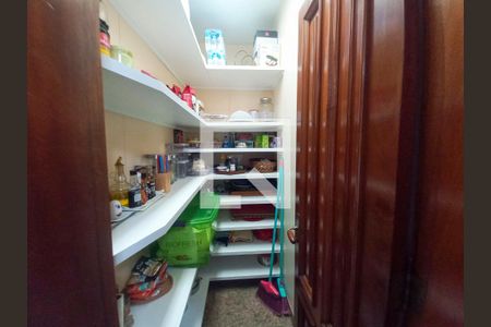 Casa à venda com 381m², 3 quartos e 6 vagas Casa à venda com 381m², 3 quartos e 6 vagasDespensa