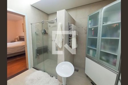 Casa à venda com 381m², 3 quartos e 6 vagas Casa à venda com 381m², 3 quartos e 6 vagasBanheiro