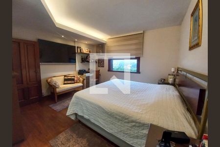 Casa à venda com 381m², 3 quartos e 6 vagas Casa à venda com 381m², 3 quartos e 6 vagasquarto