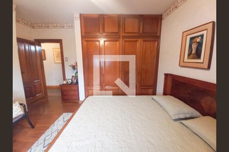 Casa à venda com 381m², 3 quartos e 6 vagas Casa à venda com 381m², 3 quartos e 6 vagasquarto