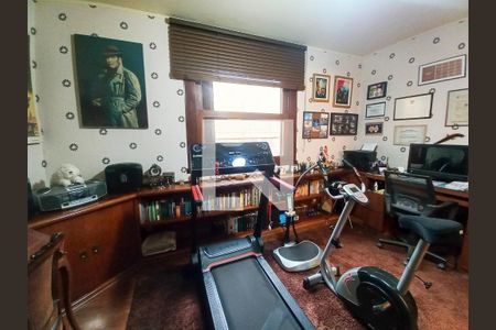 Casa à venda com 381m², 3 quartos e 6 vagas Casa à venda com 381m², 3 quartos e 6 vagasAcademia