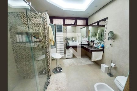 Casa à venda com 381m², 3 quartos e 6 vagas Casa à venda com 381m², 3 quartos e 6 vagasBanheiro