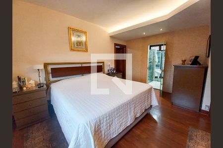 Casa à venda com 381m², 3 quartos e 6 vagas Casa à venda com 381m², 3 quartos e 6 vagasquarto