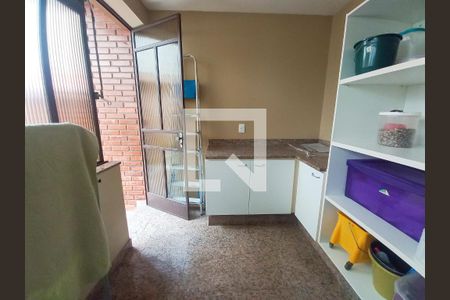 Casa à venda com 381m², 3 quartos e 6 vagas Casa à venda com 381m², 3 quartos e 6 vagasLavanderia