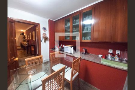 Casa à venda com 381m², 3 quartos e 6 vagas Casa à venda com 381m², 3 quartos e 6 vagassala de jantar