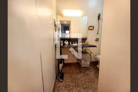 Casa à venda com 381m², 3 quartos e 6 vagas Casa à venda com 381m², 3 quartos e 6 vagasBanheiro