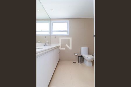 Apartamento à venda com 236m², 3 quartos e 3 vagas Apartamento à venda com 236m², 3 quartos e 3 vagasBanheiro 2