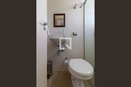 Apartamento à venda com 236m², 3 quartos e 3 vagas Apartamento à venda com 236m², 3 quartos e 3 vagasÁrea de Serviço - Banheiro