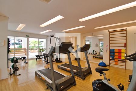 Apartamento para alugar com 169m², 3 quartos e 4 vagas Apartamento para alugar com 169m², 3 quartos e 4 vagasÁrea comum - Academia