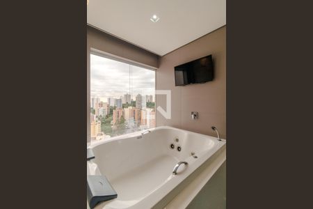 Apartamento para alugar com 169m², 3 quartos e 4 vagas Apartamento para alugar com 169m², 3 quartos e 4 vagasBanheiro da Suíte 1