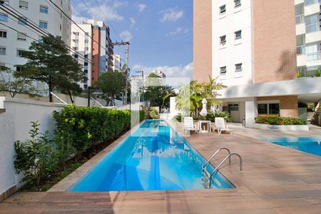 Apartamento para alugar com 169m², 3 quartos e 4 vagas Apartamento para alugar com 169m², 3 quartos e 4 vagasÁrea comum - Piscina
