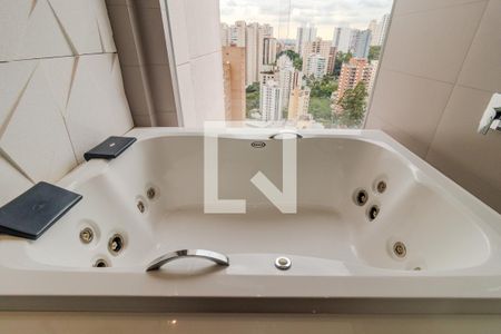 Apartamento para alugar com 169m², 3 quartos e 4 vagas Apartamento para alugar com 169m², 3 quartos e 4 vagasBanheiro da Suíte 1