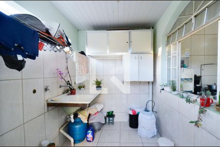 Casa à venda com 246m², 6 quartos e 4 vagas Casa à venda com 246m², 6 quartos e 4 vagasÁrea de serviço