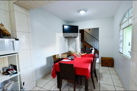 Casa à venda com 246m², 6 quartos e 4 vagas Casa à venda com 246m², 6 quartos e 4 vagasCopa 2