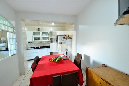 Casa à venda com 246m², 6 quartos e 4 vagas Casa à venda com 246m², 6 quartos e 4 vagasCopa 2