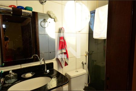 Casa à venda com 246m², 6 quartos e 4 vagas Casa à venda com 246m², 6 quartos e 4 vagasBanheiro 3