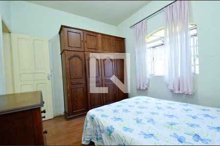 Casa à venda com 246m², 6 quartos e 4 vagas Casa à venda com 246m², 6 quartos e 4 vagasQuarto 2