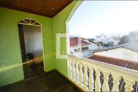 Casa à venda com 246m², 6 quartos e 4 vagas Casa à venda com 246m², 6 quartos e 4 vagasVaranda 1