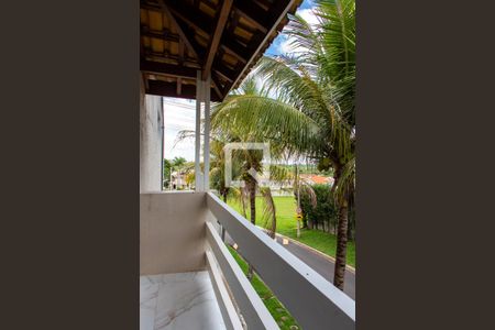 Casa de condomínio à venda com 422m², 4 quartos e 4 vagas Casa de condomínio à venda com 422m², 4 quartos e 4 vagasVARANDA SUITE MASTER