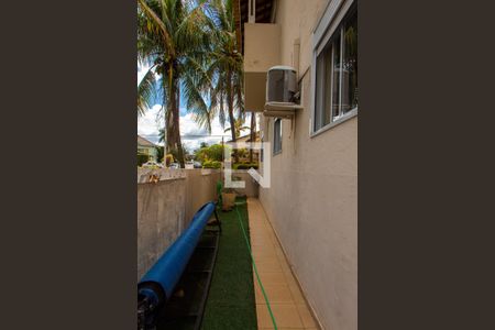 Casa de condomínio à venda com 422m², 4 quartos e 4 vagas Casa de condomínio à venda com 422m², 4 quartos e 4 vagasÁREA EXTERNA