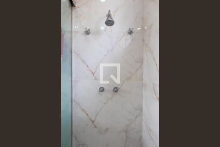 Casa de condomínio à venda com 422m², 4 quartos e 4 vagas Casa de condomínio à venda com 422m², 4 quartos e 4 vagasBANHEIRO SUITE MASTER