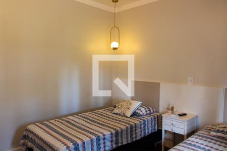 Casa de condomínio à venda com 422m², 4 quartos e 4 vagas Casa de condomínio à venda com 422m², 4 quartos e 4 vagasQUARTO 2