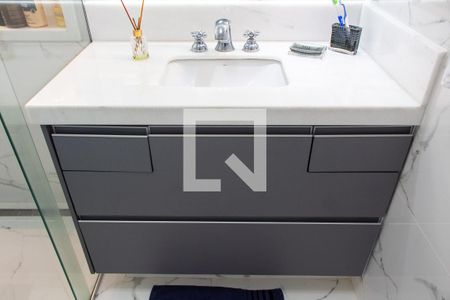 Casa de condomínio à venda com 422m², 4 quartos e 4 vagas Casa de condomínio à venda com 422m², 4 quartos e 4 vagasBANHEIRO SOCIAL