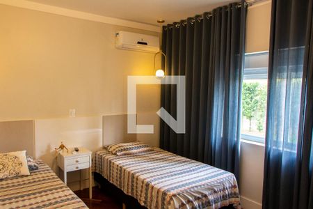 Casa de condomínio à venda com 422m², 4 quartos e 4 vagas Casa de condomínio à venda com 422m², 4 quartos e 4 vagasQUARTO 2