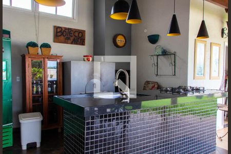 Casa de condomínio à venda com 422m², 4 quartos e 4 vagas Casa de condomínio à venda com 422m², 4 quartos e 4 vagasÁREA EXTERNA GOURMET