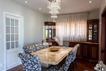 Casa de condomínio à venda com 422m², 4 quartos e 4 vagas Casa de condomínio à venda com 422m², 4 quartos e 4 vagasSALA DE JANTAR