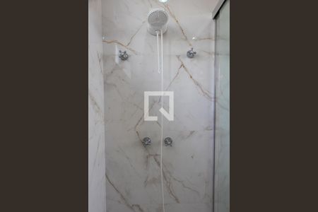 Casa de condomínio à venda com 422m², 4 quartos e 4 vagas Casa de condomínio à venda com 422m², 4 quartos e 4 vagasBANHEIRO SUITE MASTER