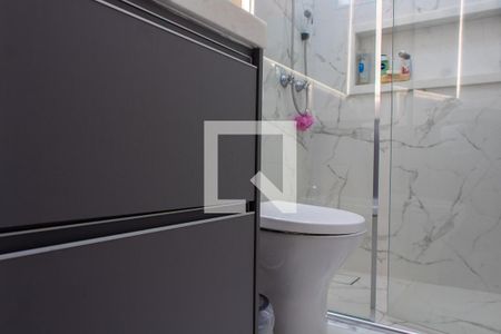 Casa de condomínio à venda com 422m², 4 quartos e 4 vagas Casa de condomínio à venda com 422m², 4 quartos e 4 vagasBANHEIRO DA SUITE 1