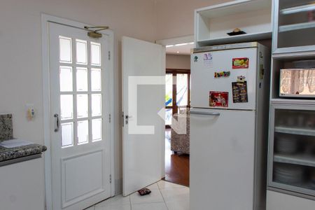 Casa de condomínio à venda com 422m², 4 quartos e 4 vagas Casa de condomínio à venda com 422m², 4 quartos e 4 vagasCOZINHA