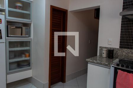 Casa de condomínio à venda com 422m², 4 quartos e 4 vagas Casa de condomínio à venda com 422m², 4 quartos e 4 vagasCOZINHA