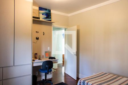 Casa de condomínio à venda com 422m², 4 quartos e 4 vagas Casa de condomínio à venda com 422m², 4 quartos e 4 vagasQUARTO 2