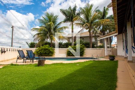 Casa de condomínio à venda com 422m², 4 quartos e 4 vagas Casa de condomínio à venda com 422m², 4 quartos e 4 vagasÁREA EXTERNA