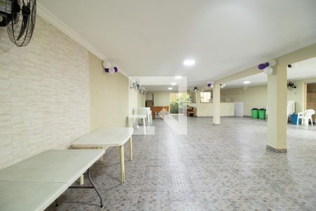 Casa de condomínio à venda com 176m², 3 quartos e 2 vagasÁrea comum - Salão de festas