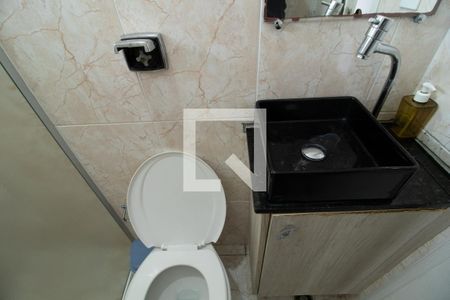 Casa de condomínio à venda com 176m², 3 quartos e 2 vagasBanheiro