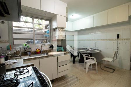 Casa de condomínio à venda com 176m², 3 quartos e 2 vagasCozinha