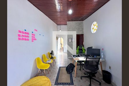 Casa à venda com 300m², 4 quartos e 2 vagasEscritório