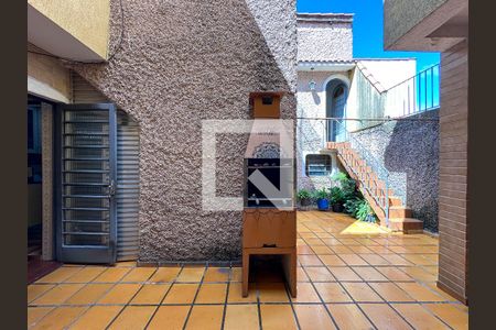 Casa à venda com 300m², 4 quartos e 2 vagasChurrasqueira