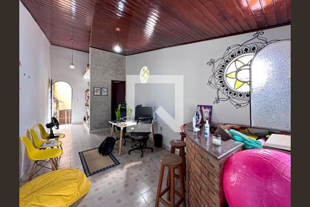 Casa à venda com 300m², 4 quartos e 2 vagasEscritório