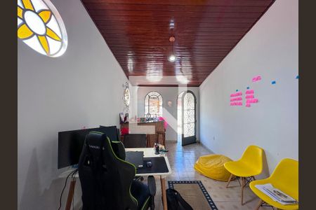 Casa à venda com 300m², 4 quartos e 2 vagasEscritório