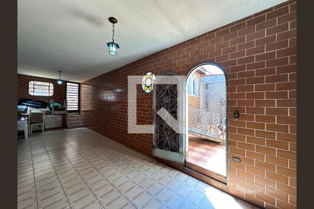 Casa à venda com 300m², 4 quartos e 2 vagasGaragem