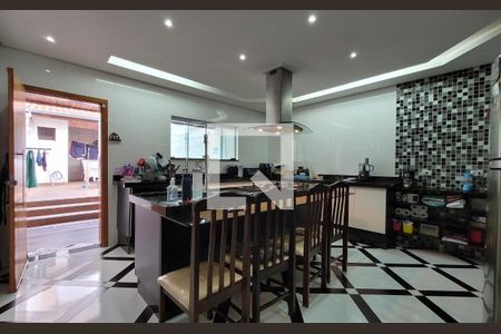 Casa à venda com 190m², 3 quartos e 4 vagasCozinha