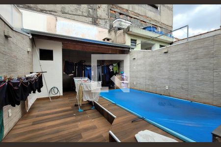 Casa à venda com 190m², 3 quartos e 4 vagasPiscina